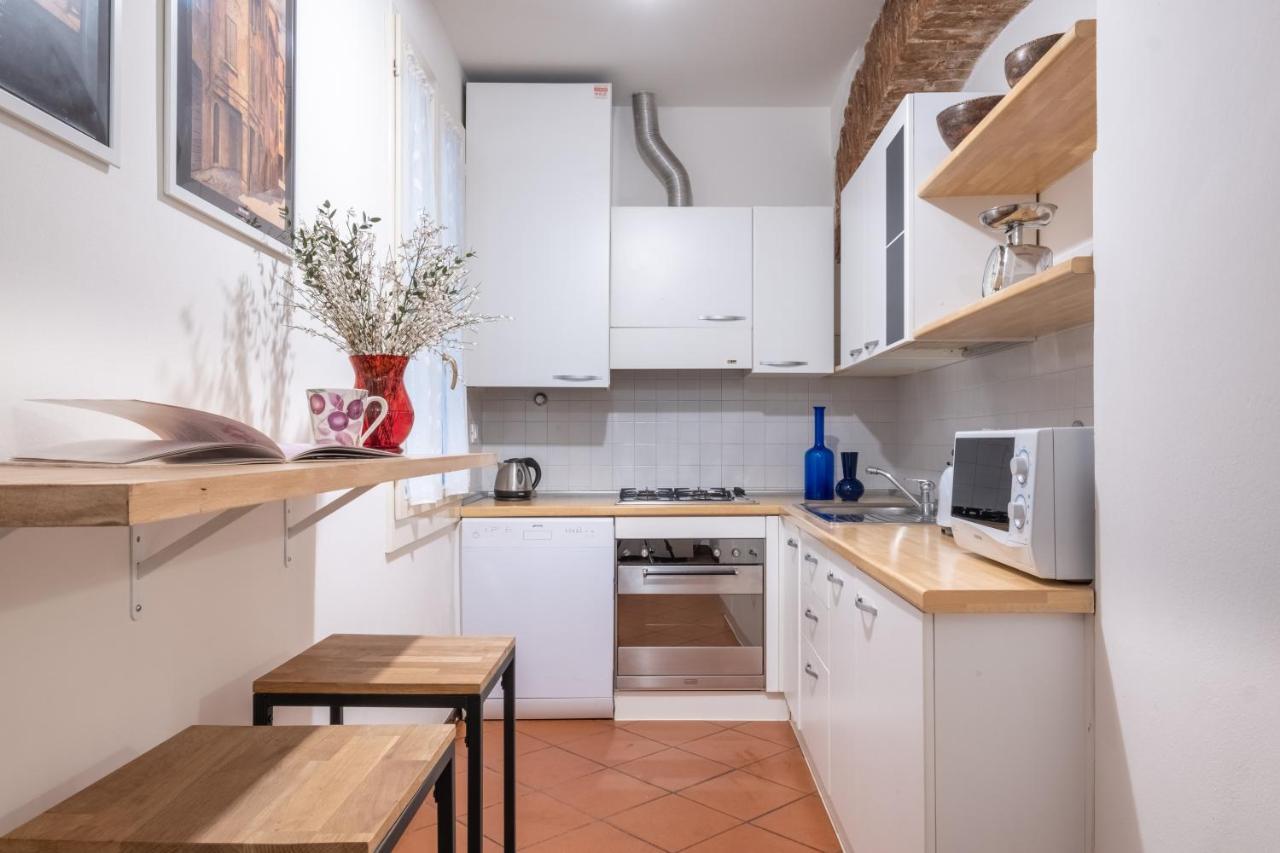Lo Scrigno Delle 2 Torri! Nel Cuore Del Centro, Vicino A Via Rizzoli Bologna Exteriör bild